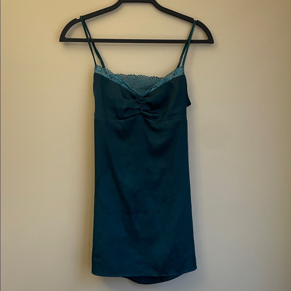 Out From Under Sweet Cheeks Lace-Back Satin Slip Emerald Green Size M - Picture 4 of 8